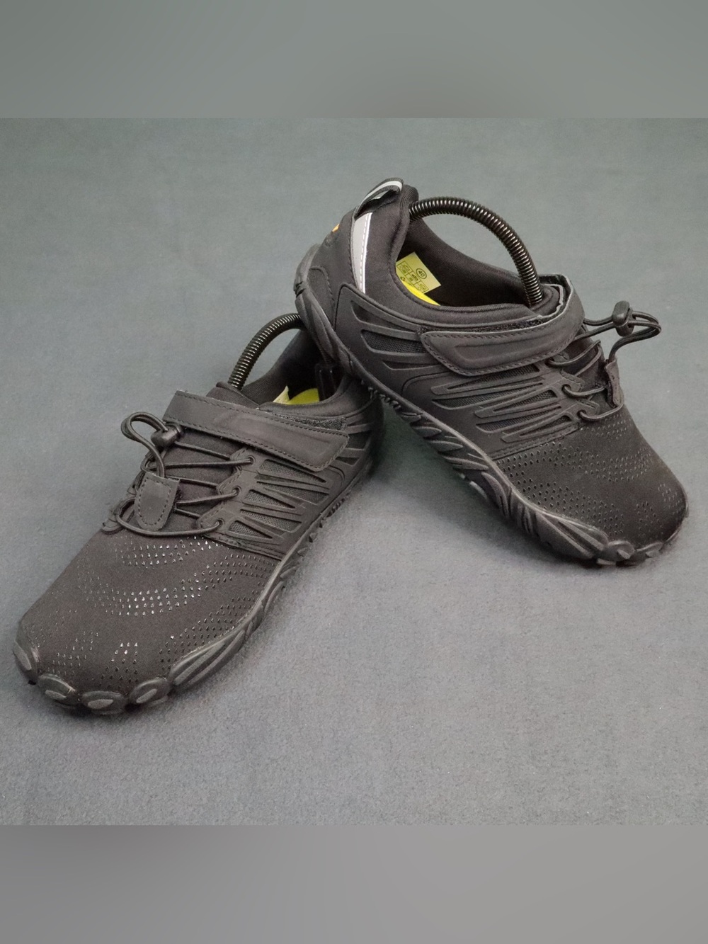 Mens Womens Barefoot Shoes Minimalist Trail Runner Wide Toe Box Black Sz 40 EU⁠